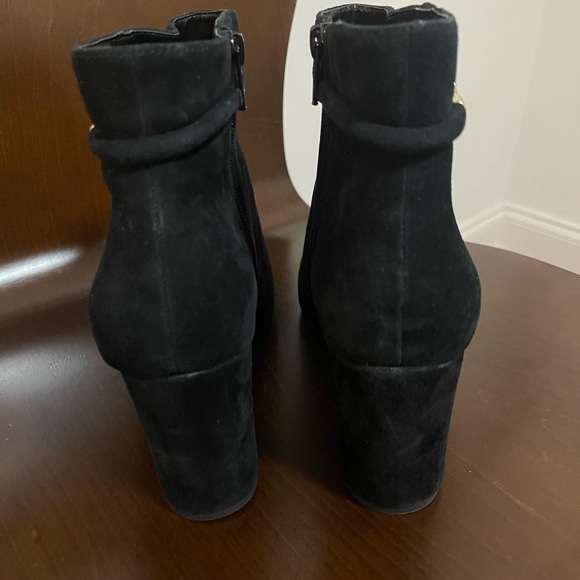 Bella Vita Diaz Booties Ankle Boots Womens 9.5 Wide Black Suede Shoes NWOB - Picture 5 of 9